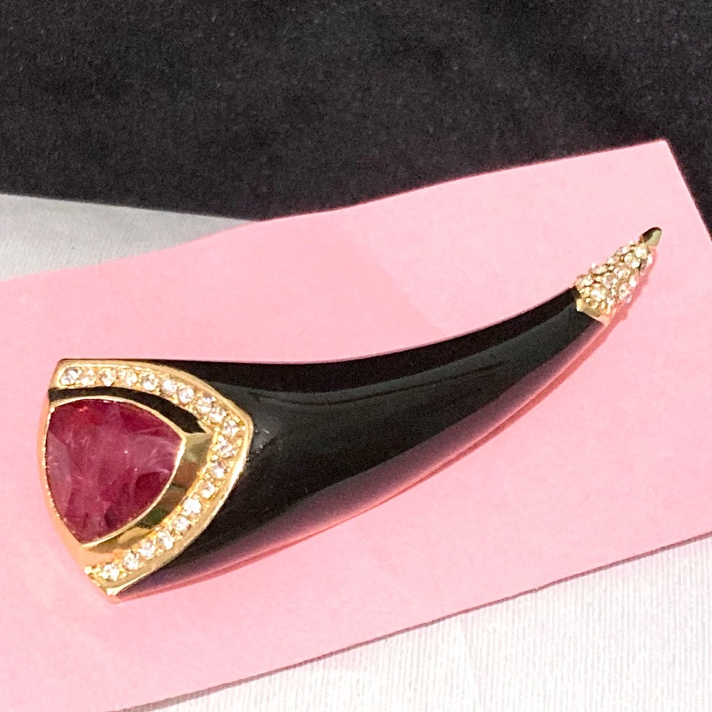 Christian Dior vintage black enamel faux tourmaline 18kt gold-plated brooch 3” - Picture 8 of 9